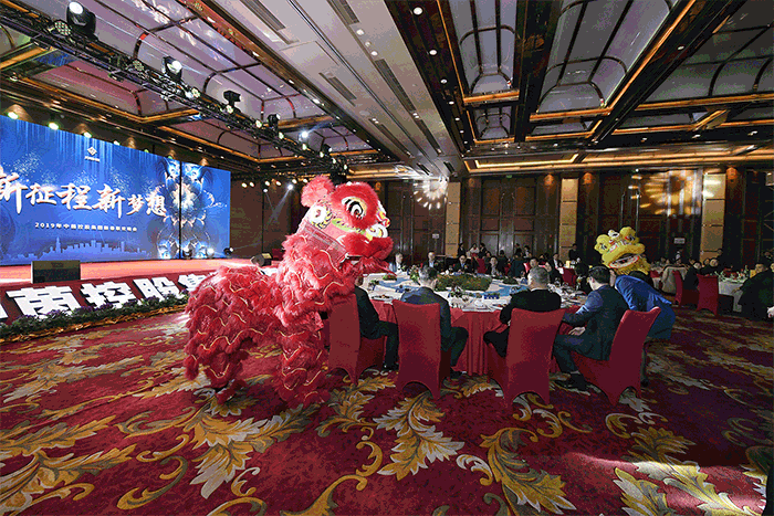 1590375611842111.gif 4.gif